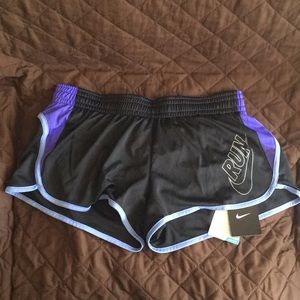 Nike Women’s Run Shorts Size M